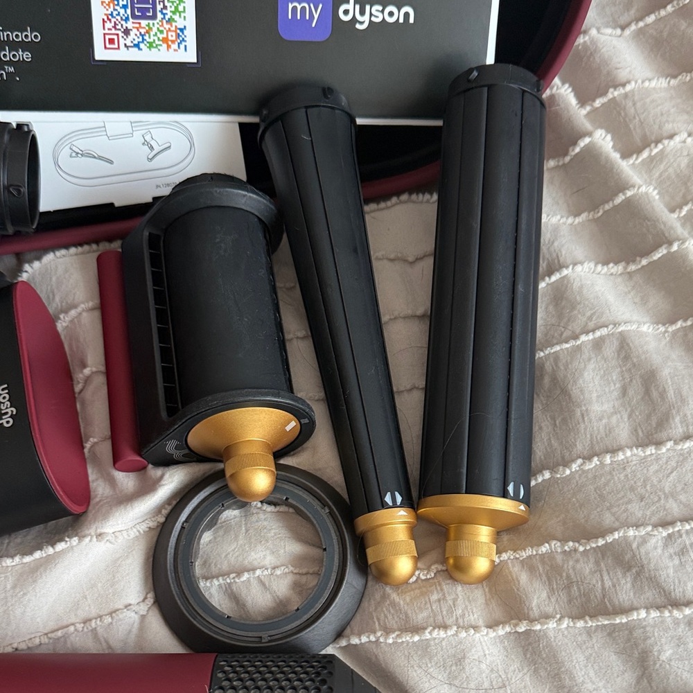 Dyson Airwrap Styler in Berry and Gold - Picture 4 of 5